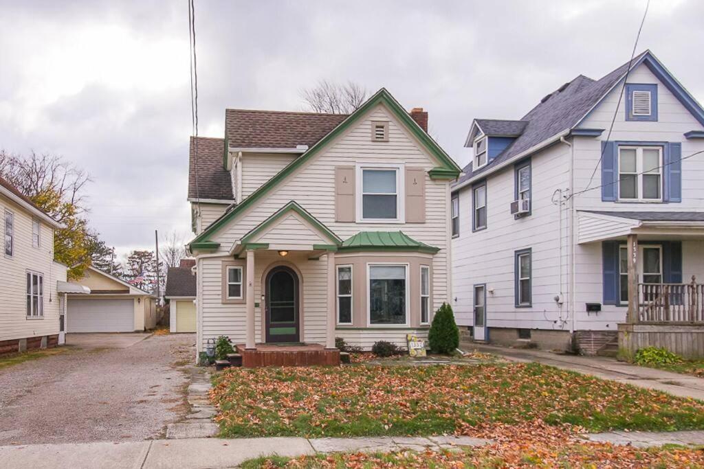 Lakeside Home In Lorain Exterior foto